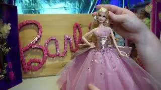 2009 Holiday Barbie in Pink and Gold