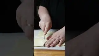🍅 How to Make Tomato Puff Pastry Appetizer | Easy & Delicious Recipe 🥐