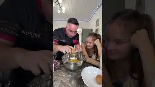 Готовим блины. Подписывайся на канал о вкусной еде . #shortsclip #youtube #food #рецепты