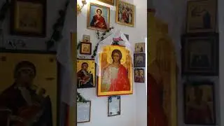 Поздравляю с праздником Святой Троицы.