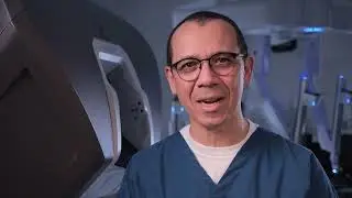 Dr. Oscar Martinez, Director de Control de Calidad para el Programa de Cirugía Robótica, nos habla..