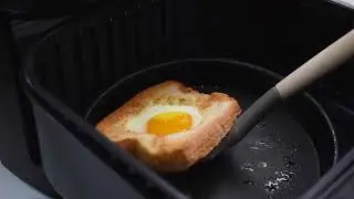 Air Fryer Egg in a Hole