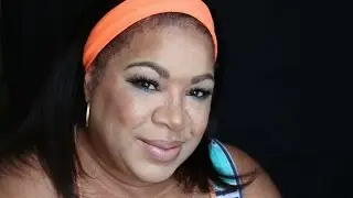 Neutral Eye with a pop of color
