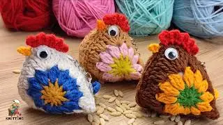 We knit a very cute chicken keychain with crochet motifs 🐔🐔