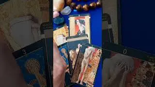 КТО НАБЛЮДАЕТ ЗА ВАМИ В СОЦСЕТЯХ❓️КТО ЭТО⁉️🤔🔮🃏 #таро #тарорасклад #tarot  #гаданиетаро #shorts