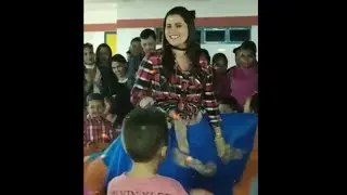 Dança da saia Menina Bonita do laço de fita