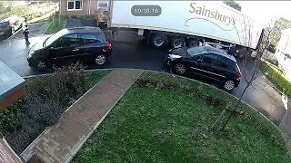 The worst day ever for this poor lorry driver