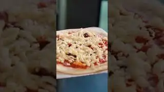 Pizza in The Carriage House⁠