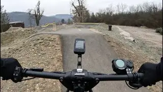 Riding Dualtron Victor e-scooter on small pumptrack in cold weather :)