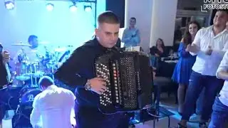 Zasvirao Ilija na svom punoletstvu najlepši splet kola