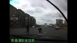 Сбивают девочку. Вид глазами водителя.