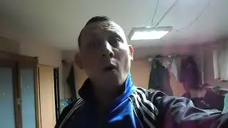 Чиновник и жена.