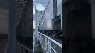 2эс6 с товарным поездом