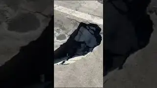 Провал на дороге по ул. Павла Морозова