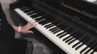 Left Hand Styles - Lesson 2: Rolling the Chord