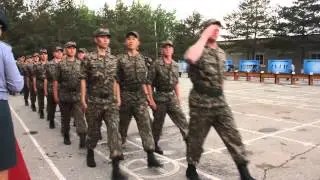 Воинская часть 6697, военные отдают честь акиму области