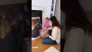 Pelin Akil'in ikizleri Alin ve Lina'nın İngilizce dersleri 