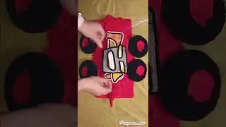 Большая Игрушка - подушка Молния Макквин, вязаная крючком.