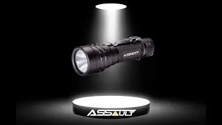 La nouvelle Lampe Torche LED Tython de assault58.com et très puissante 1600 Lumens Portée 450 Mètres