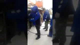запуск автокрана в мороз -35°С #приколы #зима #запускдвигателя