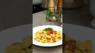 TORTELLINI AGLIO OLIO E POMODORINI