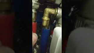 сентехнический шкаф