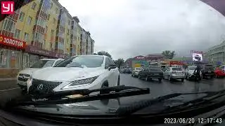 Два  Дораса у Центрального рынка.