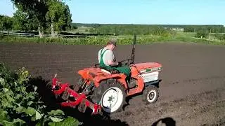 Прополка минитрактором Видео