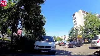вчинив дтп