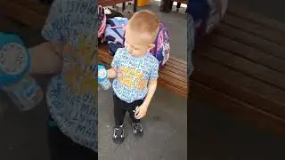 Наш Кирюша пошел в д/с.Мыльные пузыри -любимое занятие малыша.
