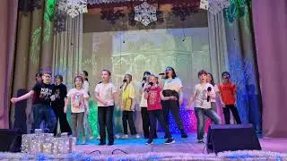 "волшебник-недоучка"  даром преподаватели время со мною тратили .....       ансамбль "Голосок"