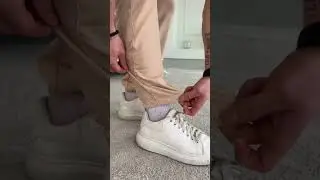 Спортивный костюм с брюками и футболкой