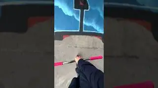 А вы пробовали fakie с одной рукой?) #самокат #скейтпарк #трюки #трюкинасамокате