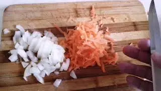 Что жарить первым? (лук или морковь)