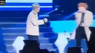 I can't stop laughing 🤣😂 jimin