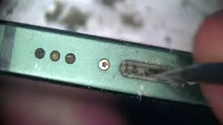 how to clean an iphone 13 charging port