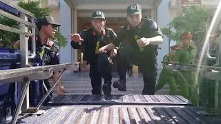 Chó nghiệp vụ Cảnh sát Cơ động xuất quân đi săn lùng