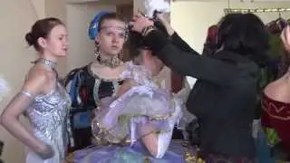 Costume Theatre Ulu Yul