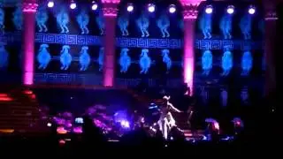 Kylie Minogue - WOW 1min (Live at Prague, O2 Arena) - 2.3.2011