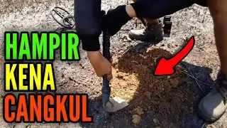Discovery in the Middle of the Borneo Island Indonesia || Incredible Metal Detecting Finds