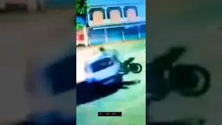 Maruti 800 Vs NS Pulsar 200 Crashing #accidentnews #nspulsar