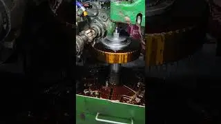 MrAnatol Rascu Красивый зубофрезерный процесс#engineering #machine #токарь #cnc #automobile #metal
