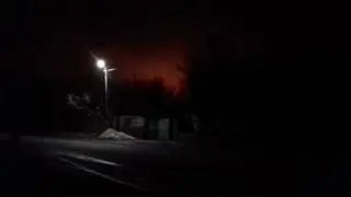 СРОЧНО ЕНАКИЕВО ДНР ПОДОРВАЛИ ЗАПРАВКУ НА ВЕРОВСКОМ КОЛЬЦЕ АБЗ 25.02.2022Г. 21.15