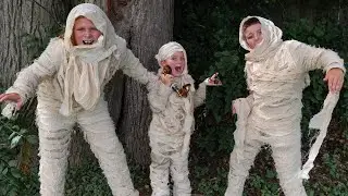 Mummy Touch Game with the Assistant and Batboy Ryan