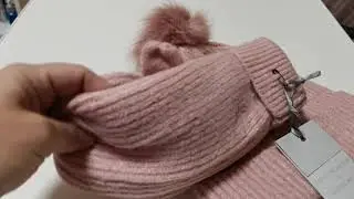 Шапка и варежки из 15 каталога Эйвон.