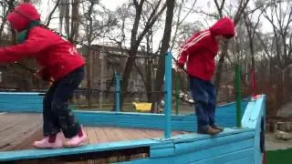 Дети в парке.