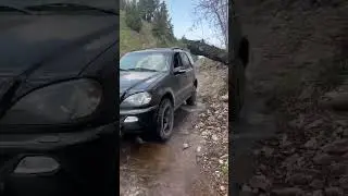 чёрный мерс бенз 