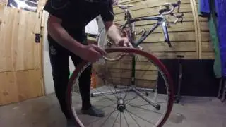 Comment changer un pneu de vélo de route