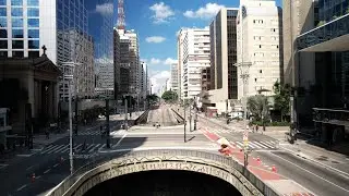 Drone sobrevoa a Avenida Paulista em plena domingueira