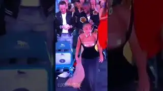Doja Cat throwing her Vape 